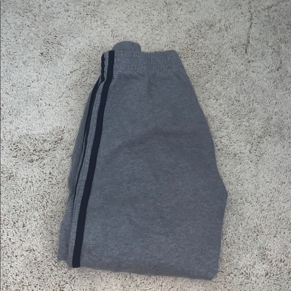 Brandy Melville sweats